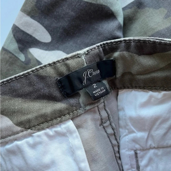 J. Crew • Camo Slouchy Boyfriend Chino Crop Pants - Picture 6 of 9